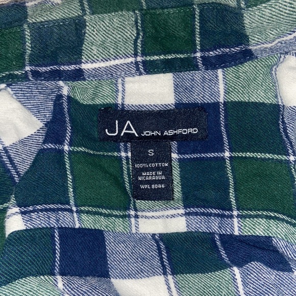 Pack of Two Fall Flannels sizes Small and Medium, both fit like mediums - Picture 3 of 5